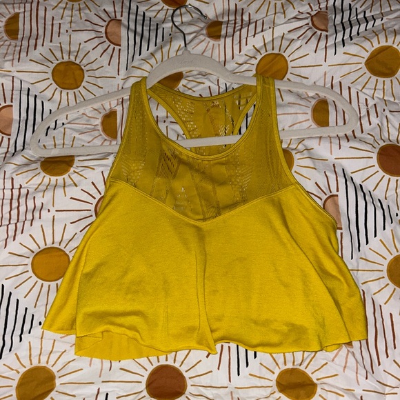 ALO Yoga Other - Alo Yoga flowy sports bra